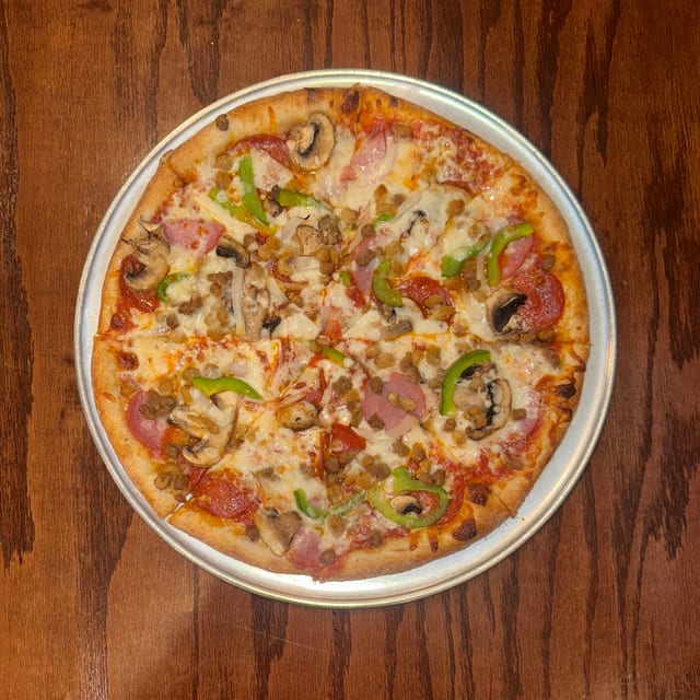 Niki's Special Pizza.
